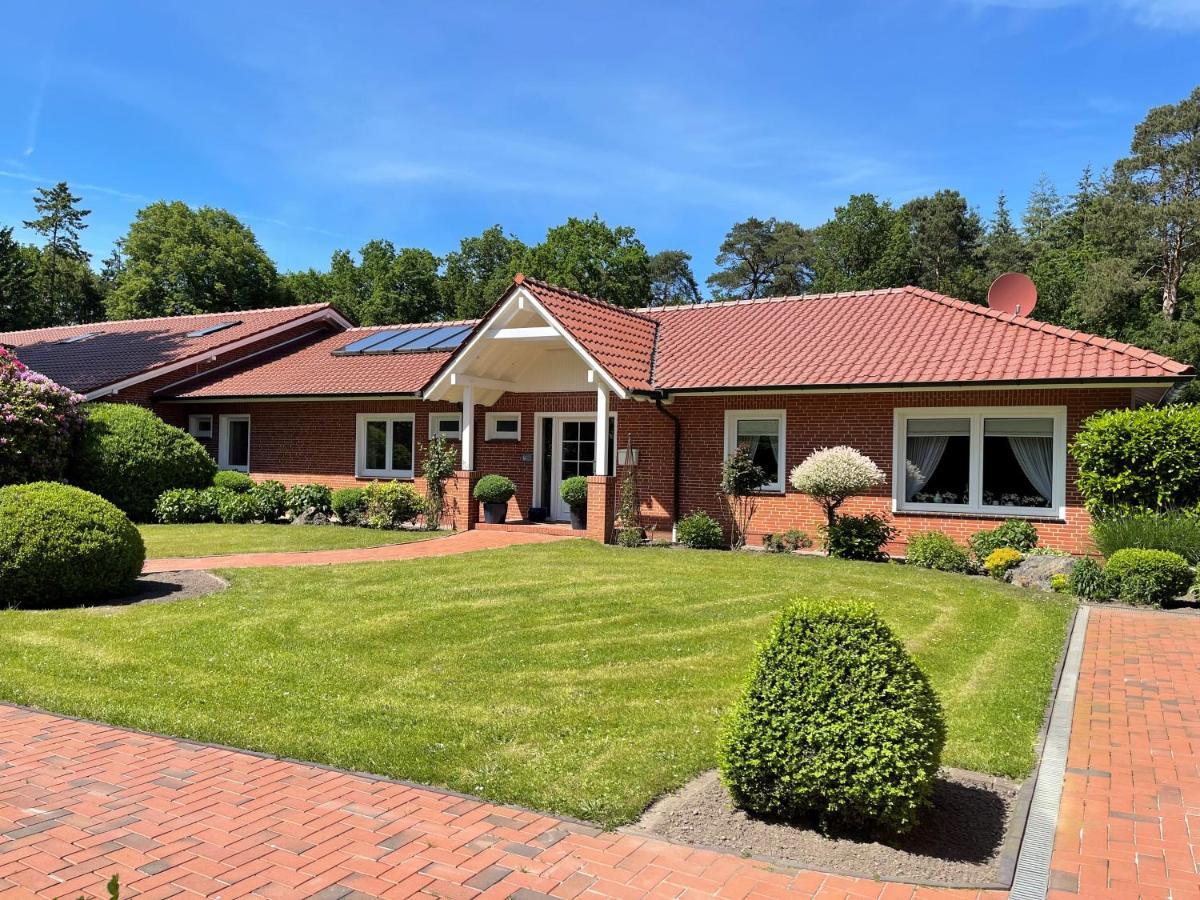 Landhaus Am Wald Mit Garten Mit 1 Schlafnische Und 1 Schlafzimmer Aurich Extérieur photo