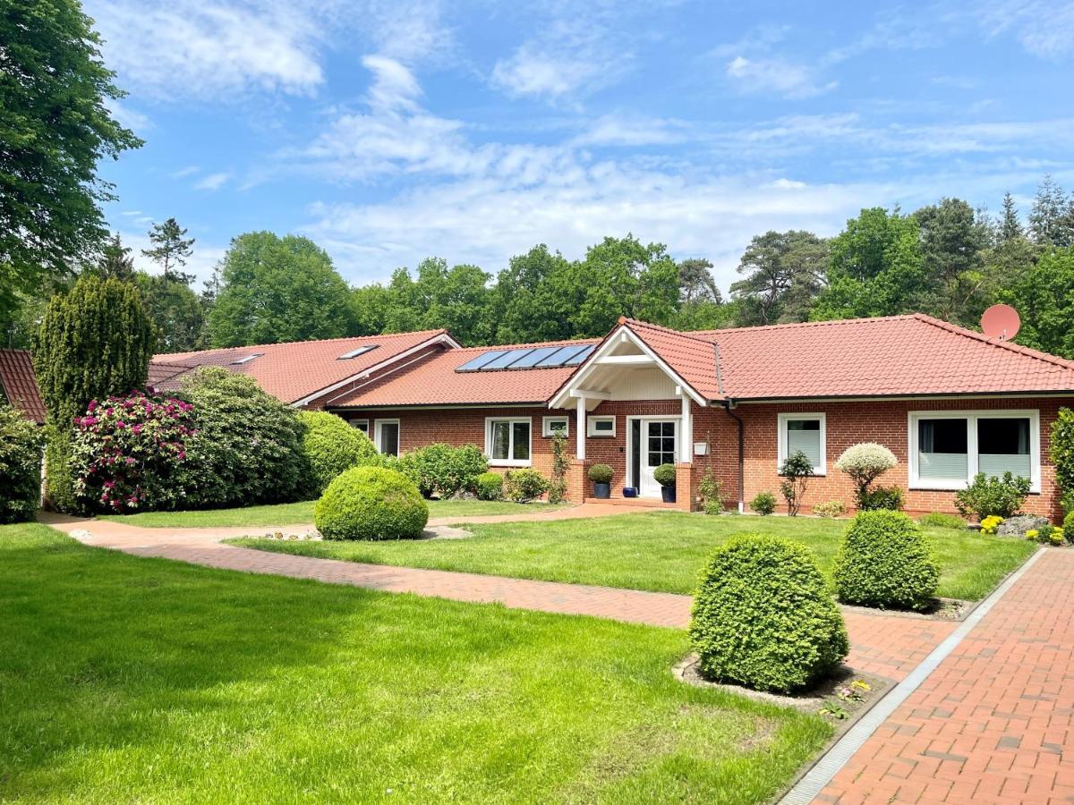 Landhaus Am Wald Mit Garten Mit 1 Schlafnische Und 1 Schlafzimmer Aurich Extérieur photo