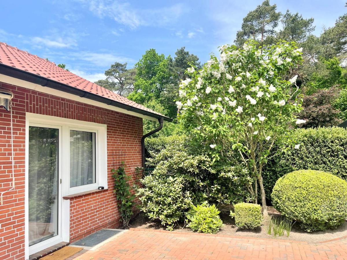Landhaus Am Wald Mit Garten Mit 1 Schlafnische Und 1 Schlafzimmer Aurich Extérieur photo