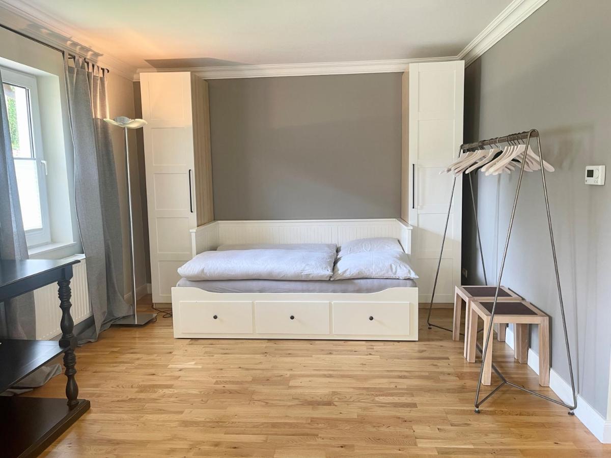 Landhaus Am Wald Mit Garten Mit 1 Schlafnische Und 1 Schlafzimmer Aurich Extérieur photo